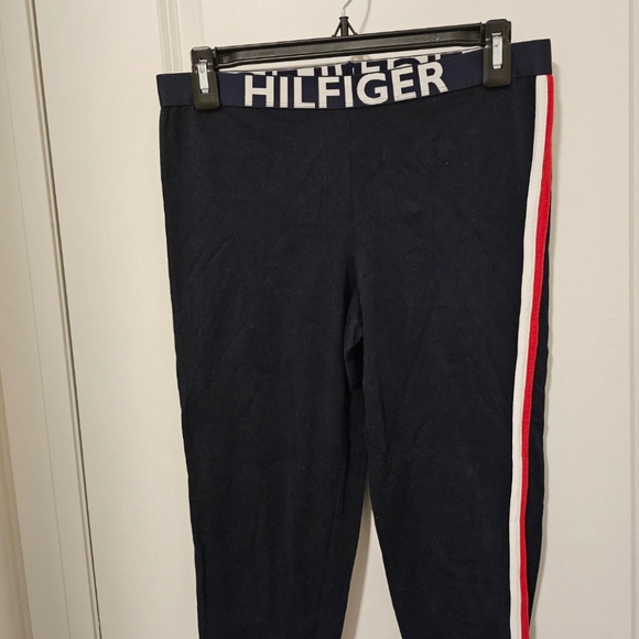 Tommy Hilfiger ladies Leggings ,Size Small But Can Fit Medium - Picture 2 of 3